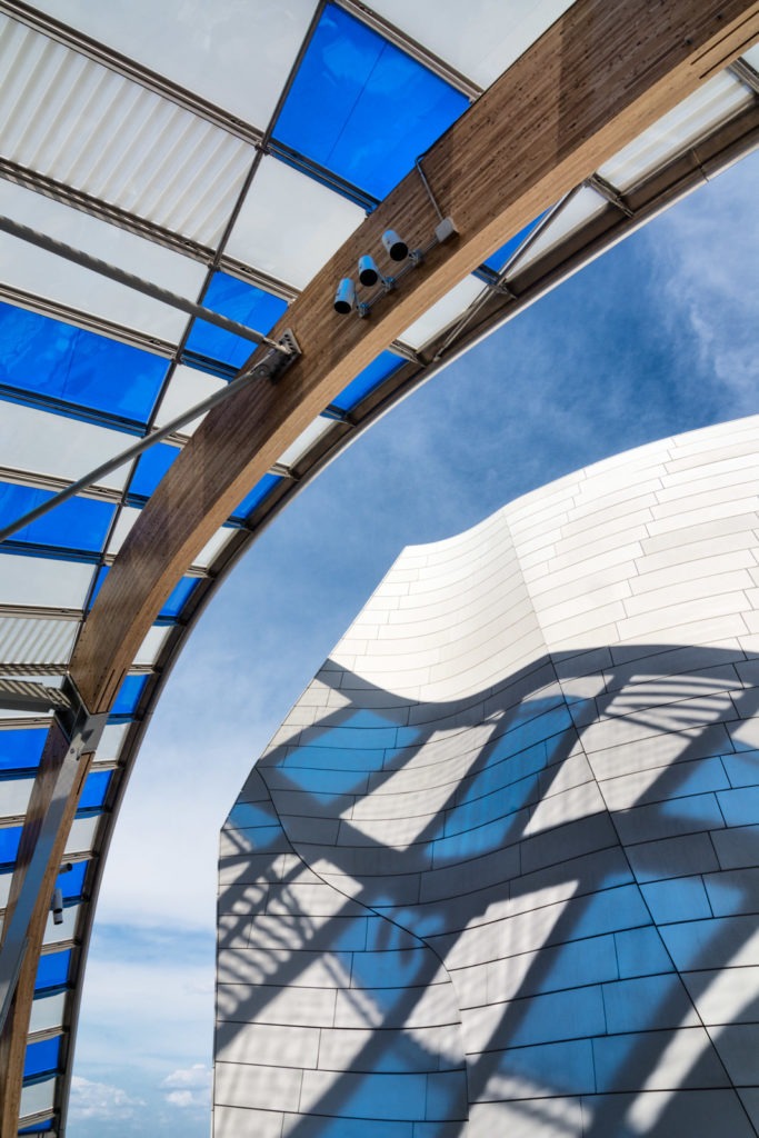 Fondation Louis Vuitton. Architecte : Frank Gehry. Artiste : Daniel Buren