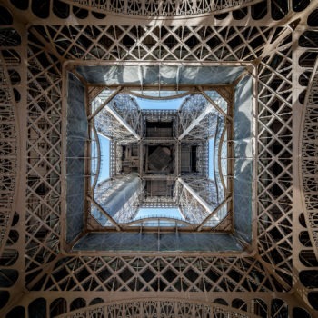 Vertige inversé. Tour Eiffel. 1889. Architecte : Stephen Sauvestre. Ingénieur : Gustave Eiffel