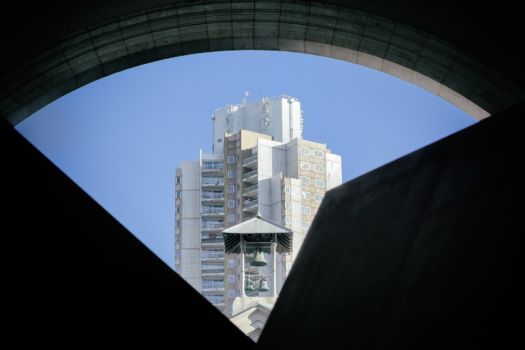 Tour Prélude vue depuis le 104 à Paris. Architecte : Martin Schulz van Treeck. 1979