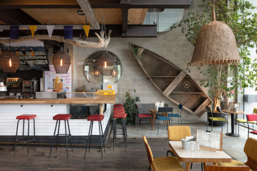 FAAR | Bar-Restaurant | Pantin Intérieur restaurant avec décoration industrielle