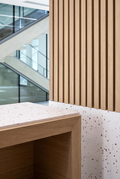 Détail terrazzo et bois