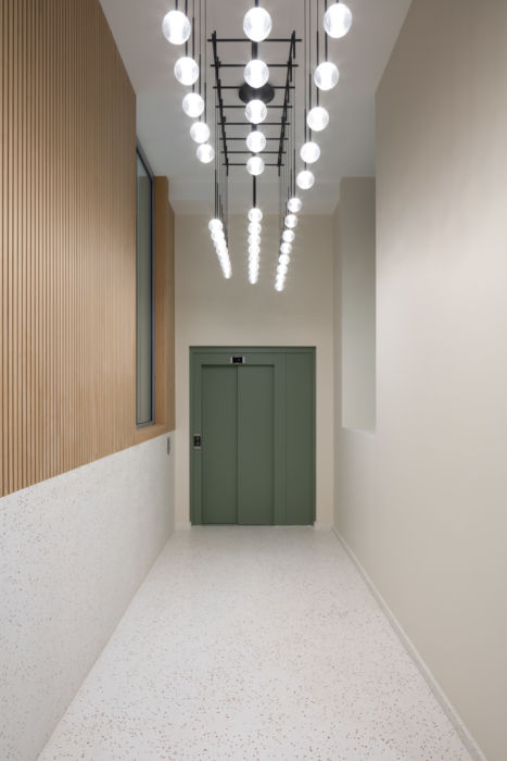 Espace d'attente devant l'ascenseur