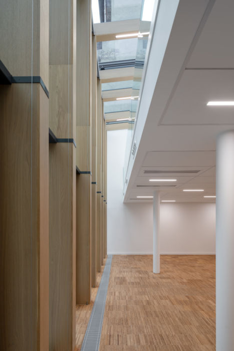 Mezzanine dans les bureaux et apport de lumière