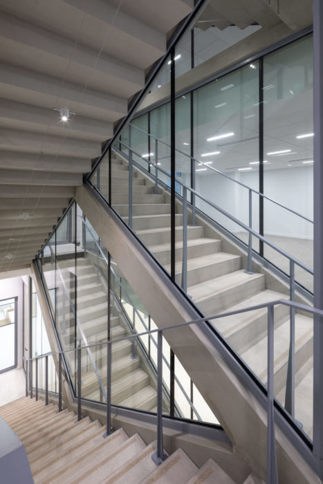 Marches entre les bureaux