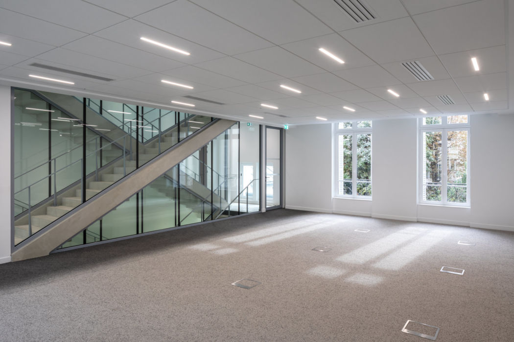 Plateau de bureau vide