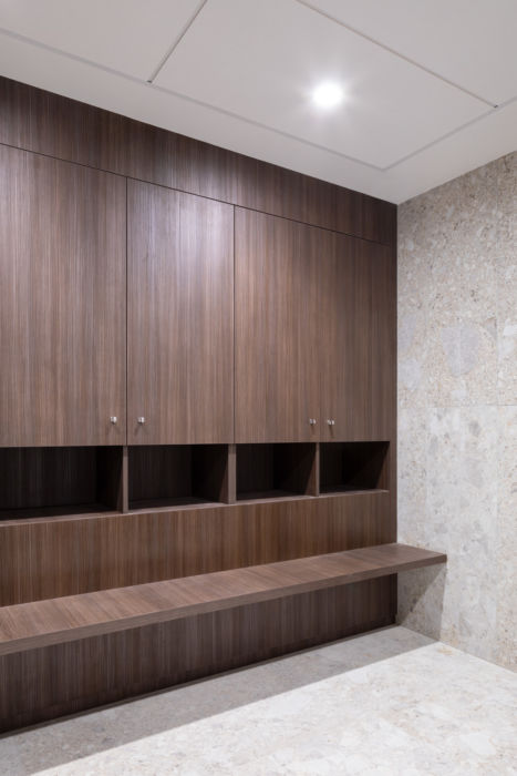 Vestiaire bois luxe et pierre