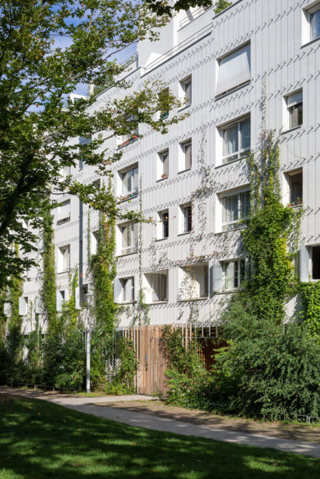 Détail pied d'immeuble